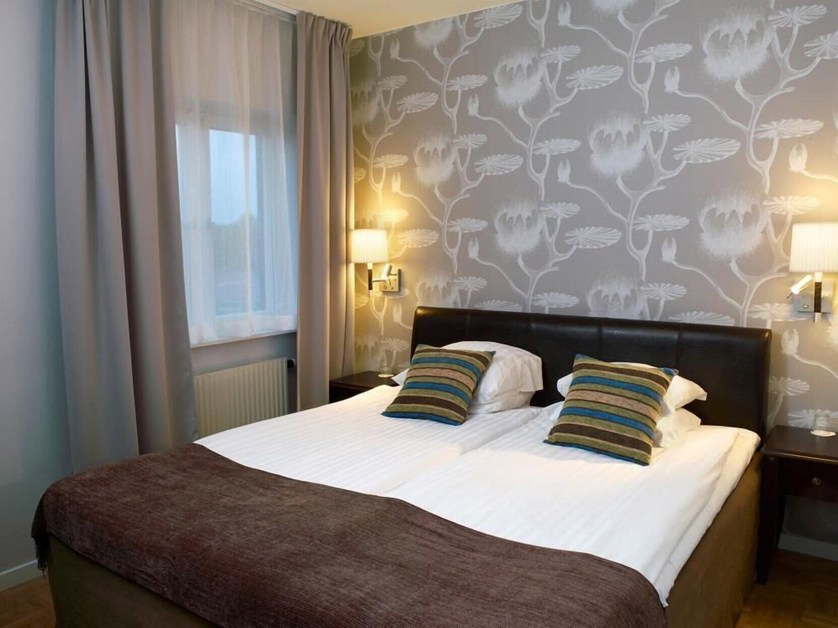 Minibar, desk, iron/ironing board, free WiFi