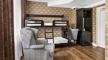 Quarto família, 1 cama de casal, para não fumantes (Bunk beds) | 1 quarto, frigobar, escrivaninha, ferros/tábuas de passar roupa