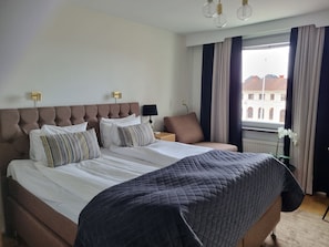 Bureau, fer et planche à repasser, Wi-Fi gratuit, draps fournis