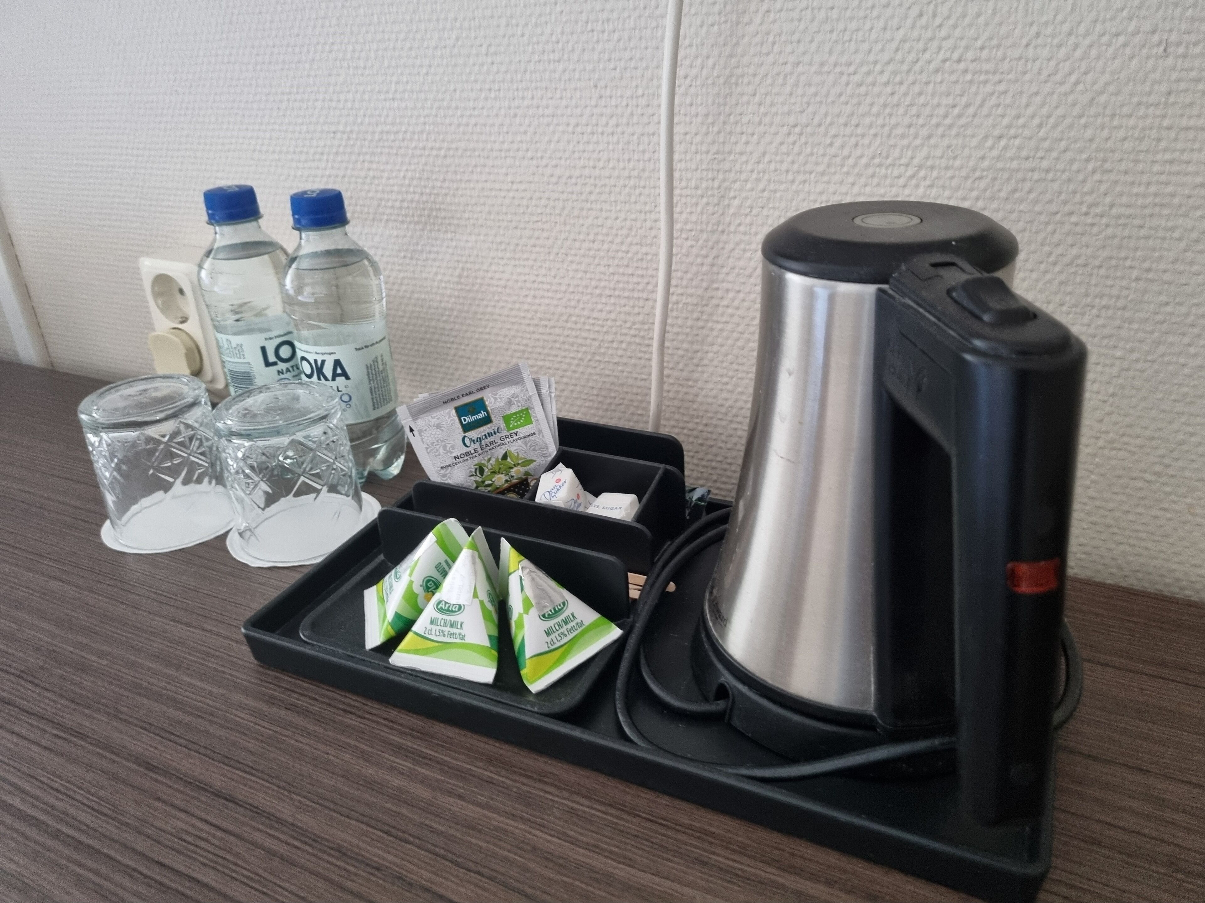 standard double room | desk, iron/ironing board, free wifi, bed sheets