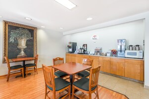 Café da manhã continental grátis todos os dias