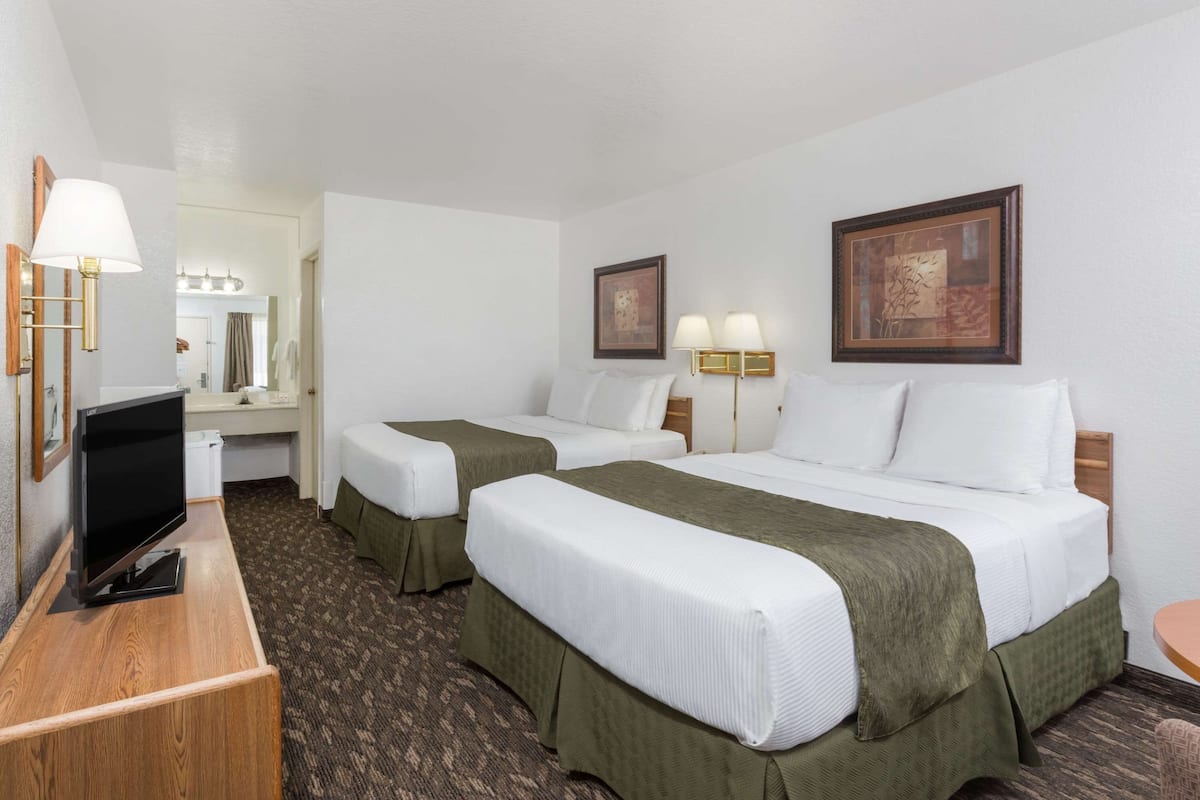 Standard Room, 2 Queen Beds