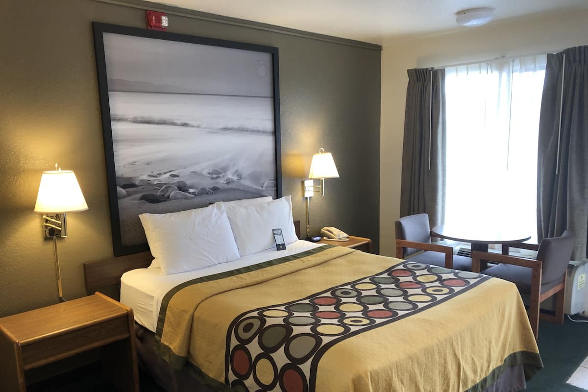 Free WiFi, bed sheets, alarm clocks