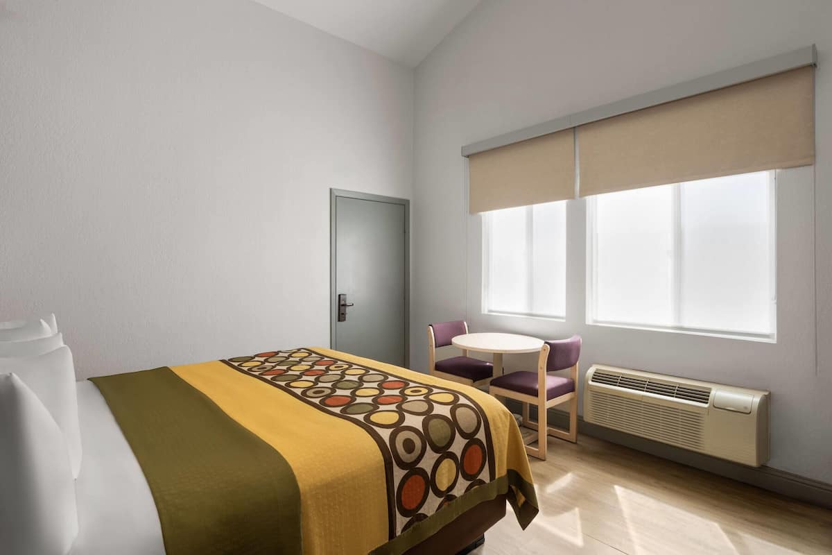 Free WiFi, bed sheets, alarm clocks