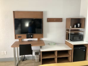 Truy cập Internet không dây miễn phí, bộ trải giường, đồng hồ báo thức