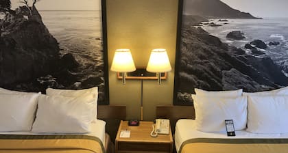 Super 8 by Wyndham Fort Bragg