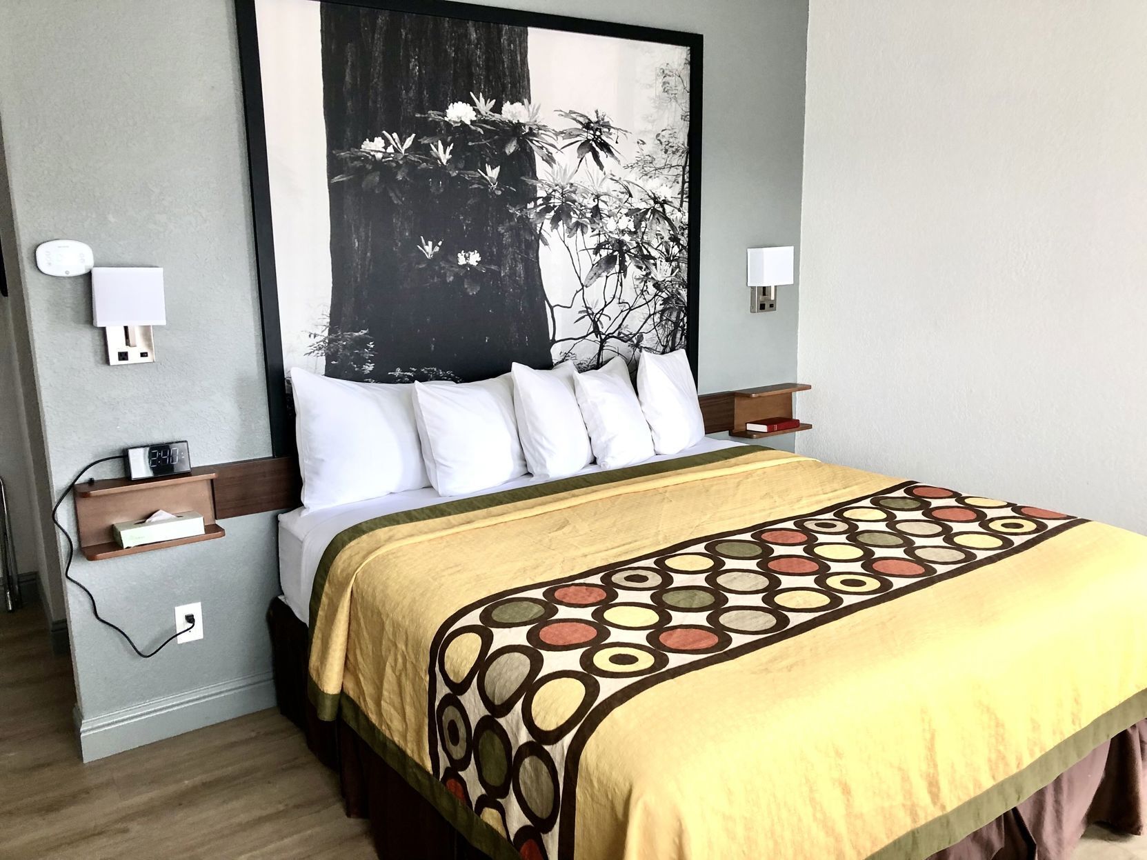 Free WiFi, bed sheets, alarm clocks