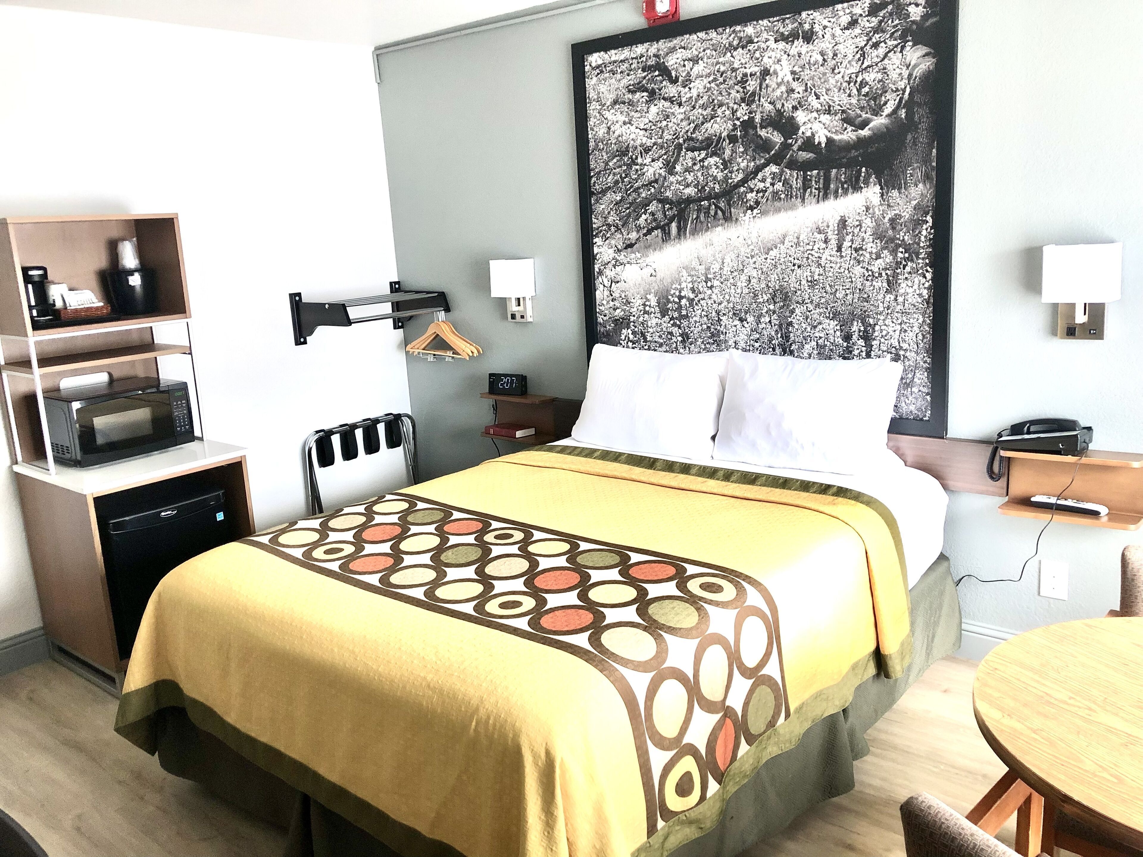 Free WiFi, bed sheets, alarm clocks