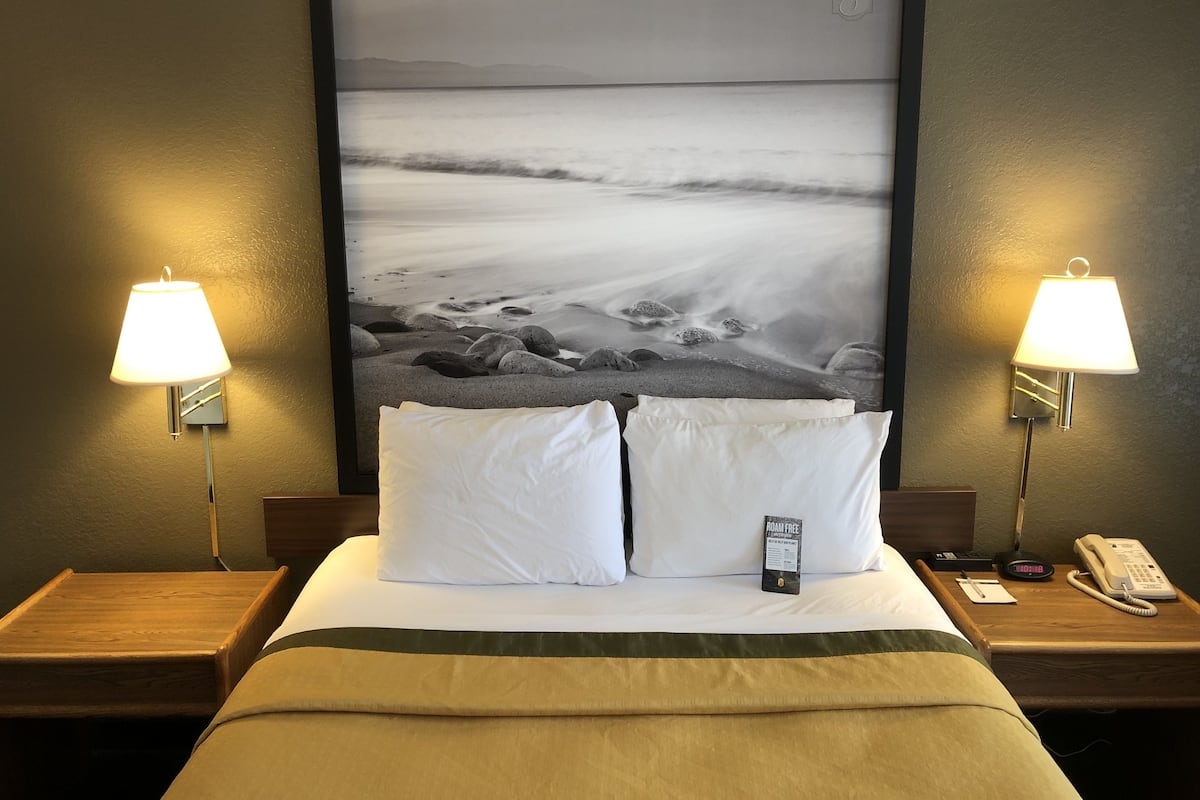 Free WiFi, bed sheets, alarm clocks