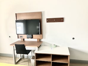 Truy cập Internet không dây miễn phí, bộ trải giường, đồng hồ báo thức
