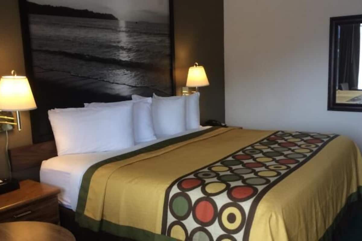 Free WiFi, bed sheets, alarm clocks