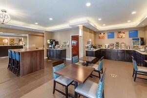 Free English breakfast on weekends