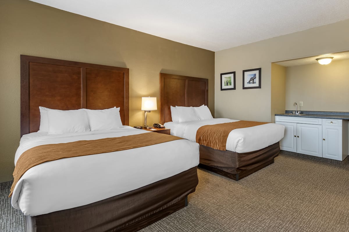 Room, 2 Queen Beds, Non Smoking (Wet Bar)