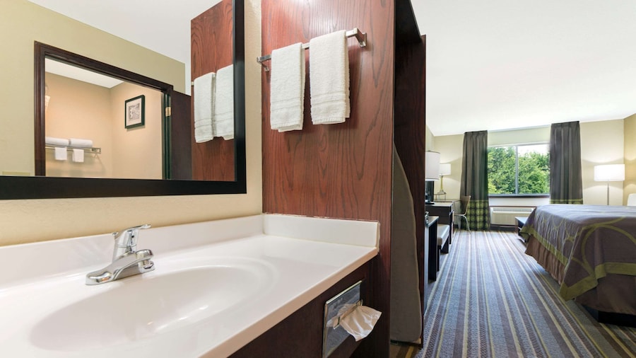 Super 8 by Wyndham Perry