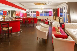 Daily buffet breakfast (EUR 18.9 per person)