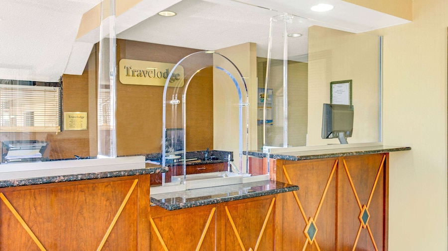 Travelodge by Wyndham Silver Spring