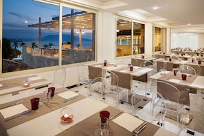 4 restaurants, breakfast, lunch, dinner served; international cuisine