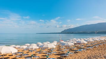 Playa privada en los alrededores y traslado desde/hacia la playa gratis