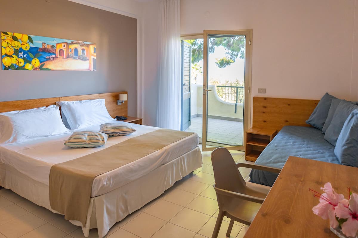 Minibar, in-room safe, desk, free cribs/infant beds