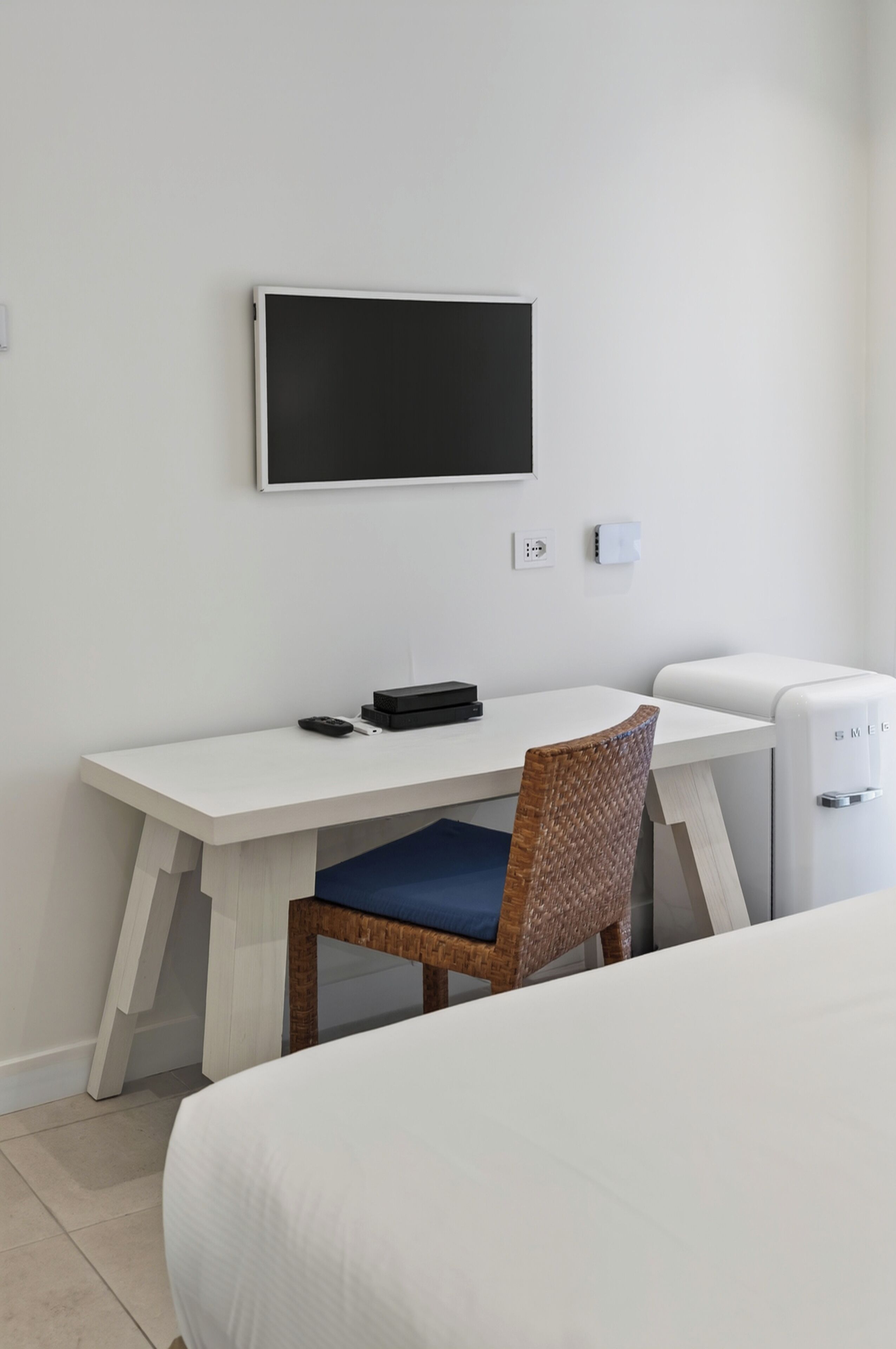 Dobbeltrom – standard (No view, Annex) | Dundyner, senger med overmadrass, minibar og safe på rommet