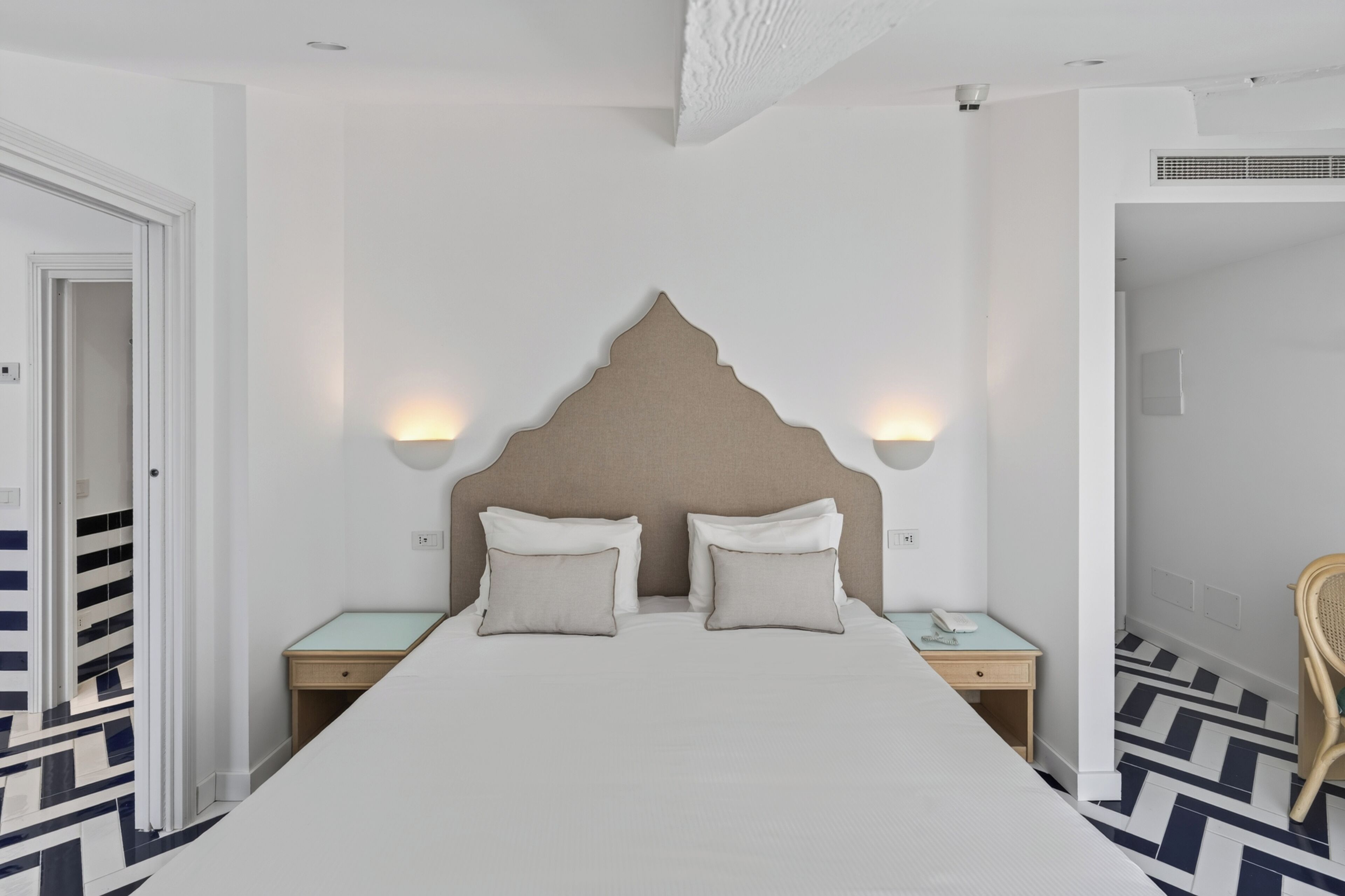 Deluxe Double Room (Skylight Window) | Down comforters, pillowtop beds, minibar, in-room safe