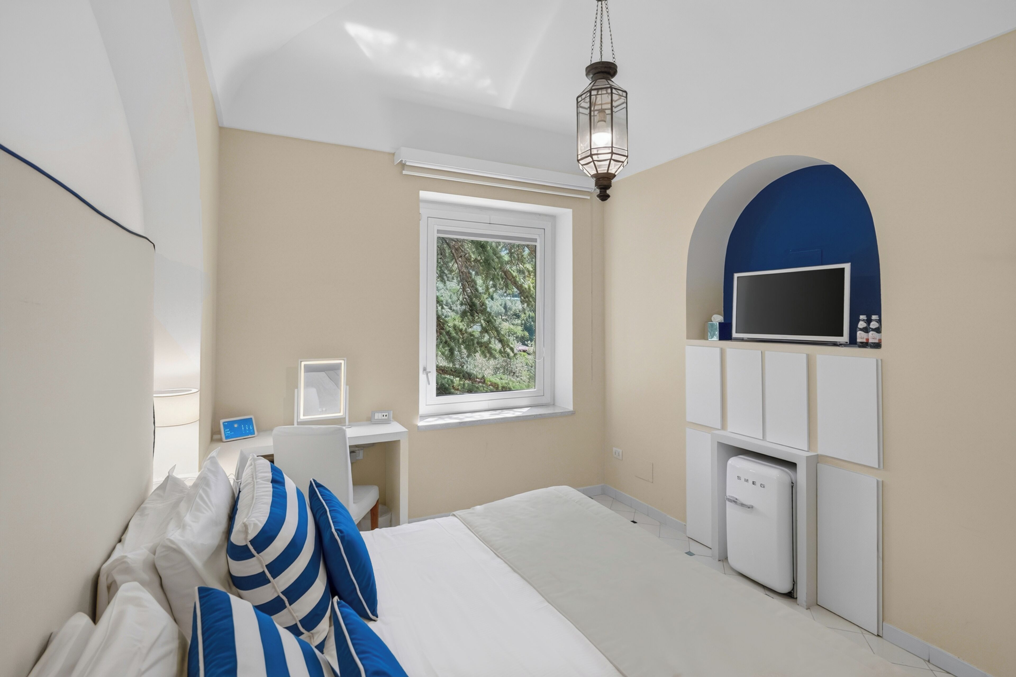 Standard Double Room, Garden View | Down comforters, pillowtop beds, minibar, in-room safe