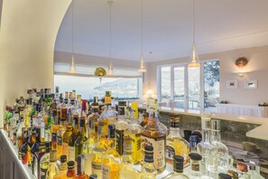 2 bars/lounges, poolside bar