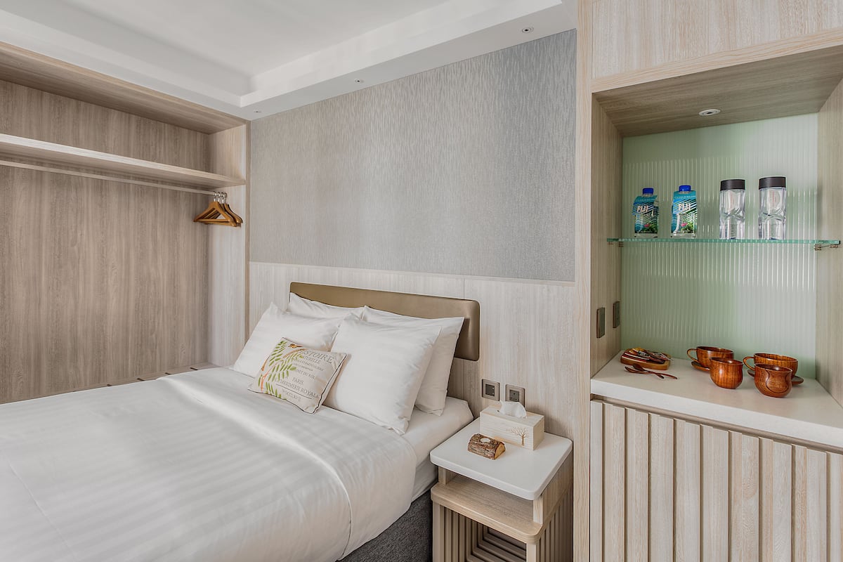 In-room safe, desk, blackout drapes, iron/ironing board (on request)