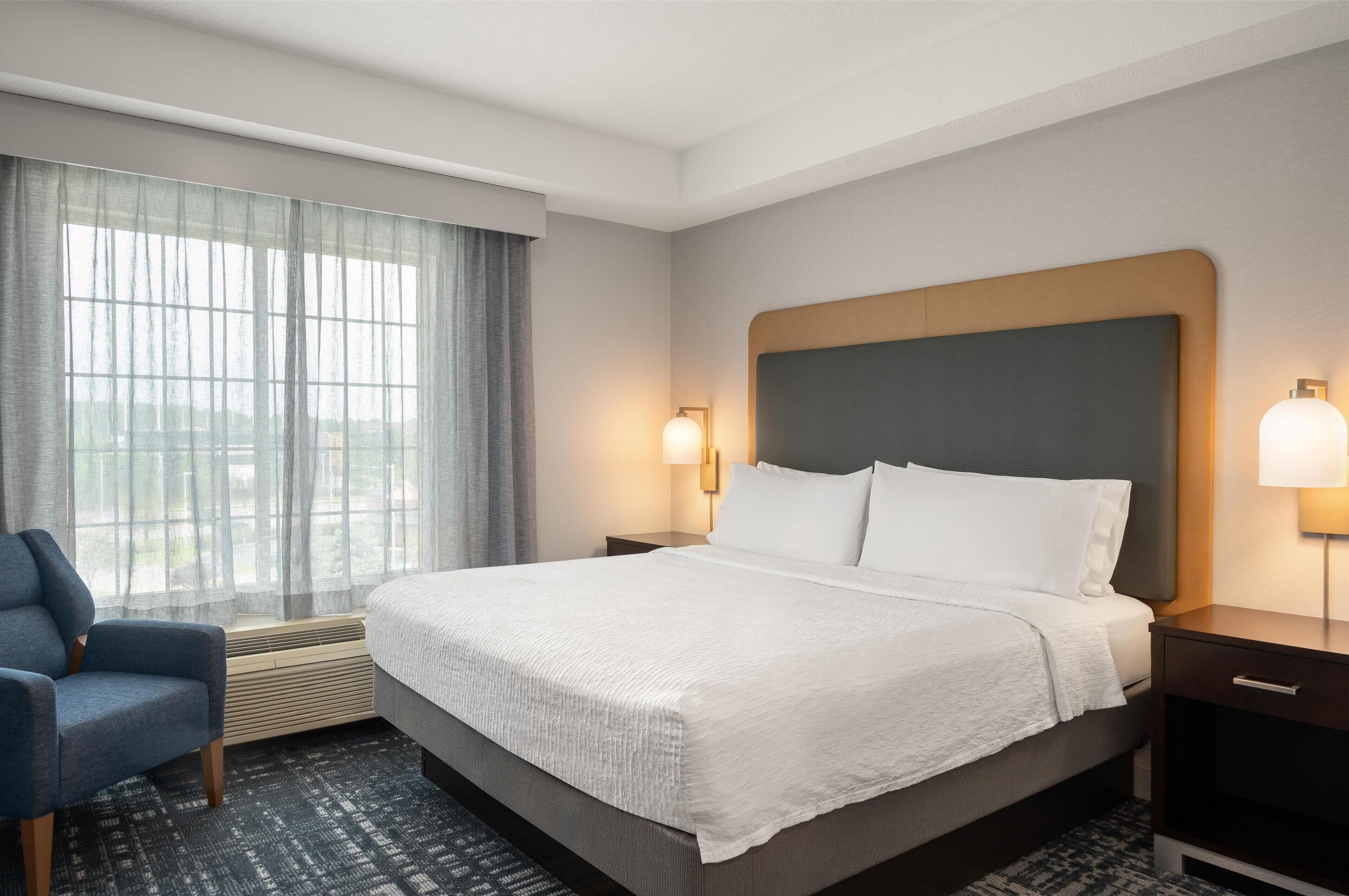 suite, 1 king bed | desk, laptop workspace, iron/ironing board, free cots/infant beds