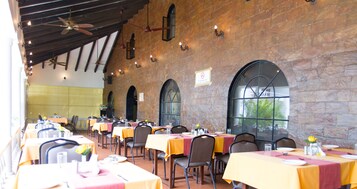 Breakfast, lunch, dinner served; pool views