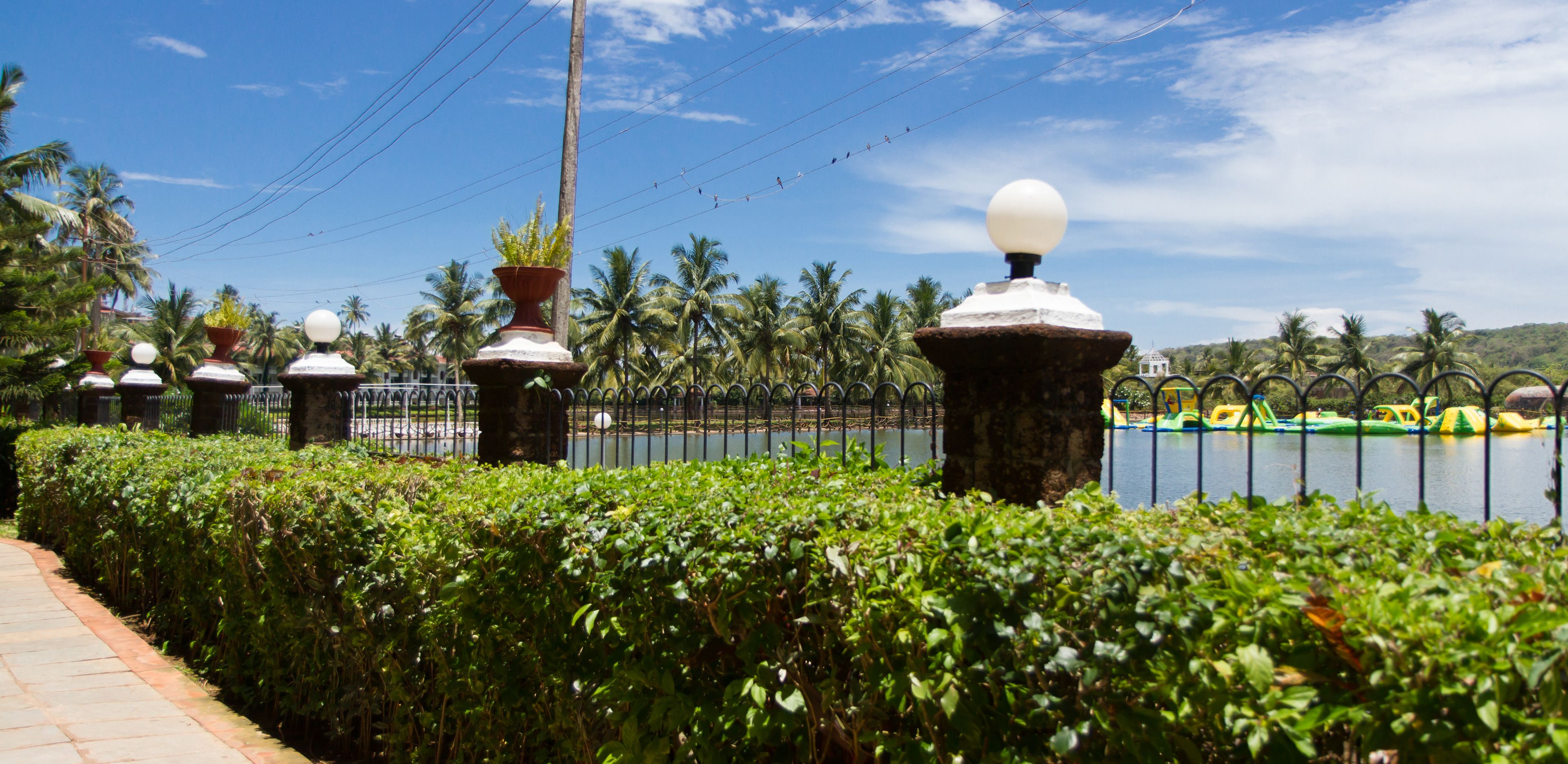 المنشأة من الخارج