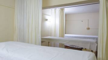 Quarto standard | Frigobar, individualmente mobiliados, escrivaninha