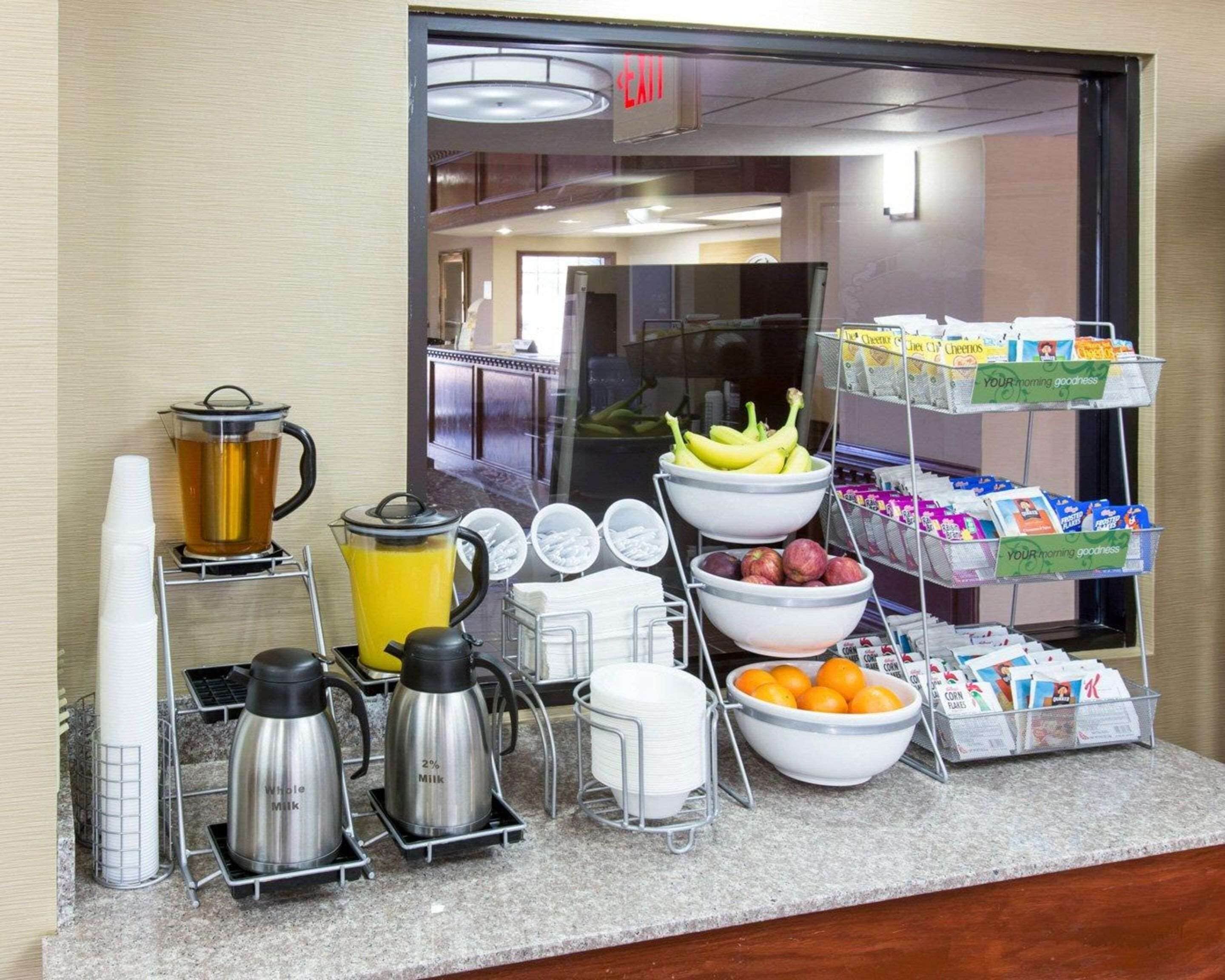 free buffet breakfast