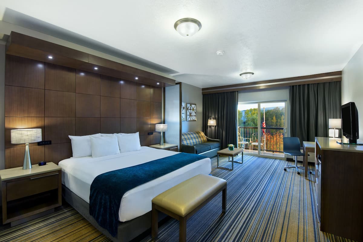 River View King Suite | 1 habitación, ropa de cama de alta calidad y escritorio
