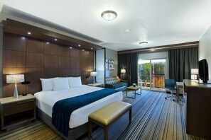 River View King Suite | Ropa de cama de alta calidad y escritorio 