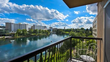 Riverview Balcony Executive King Suite Sleeper Sofa | View from room