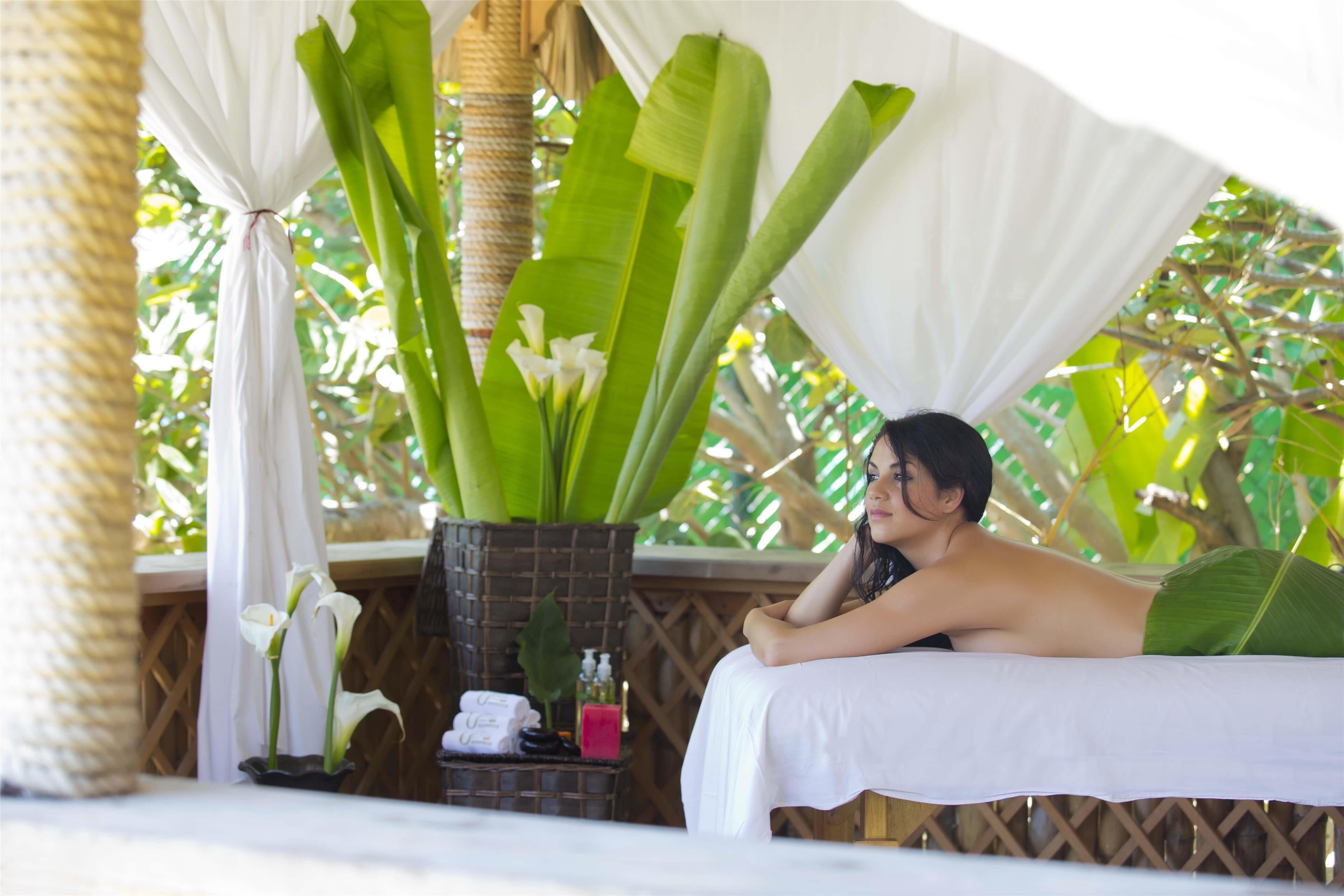 Área de tratamiento exterior, sauna y baño de vapor 