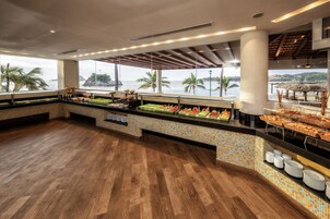 Desayuno buffet incluido todos los días 