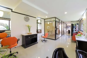 Outdoor treatment areas, sauna, steam room, body treatments