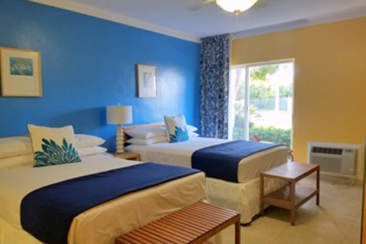 double room | desk, iron/ironing board, free cots/infant beds, free rollaway beds