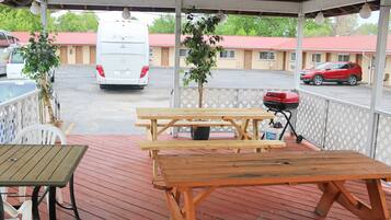 BBQ/picnic area