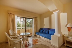 Safe på rommet, individuelt innredet og skrivebord