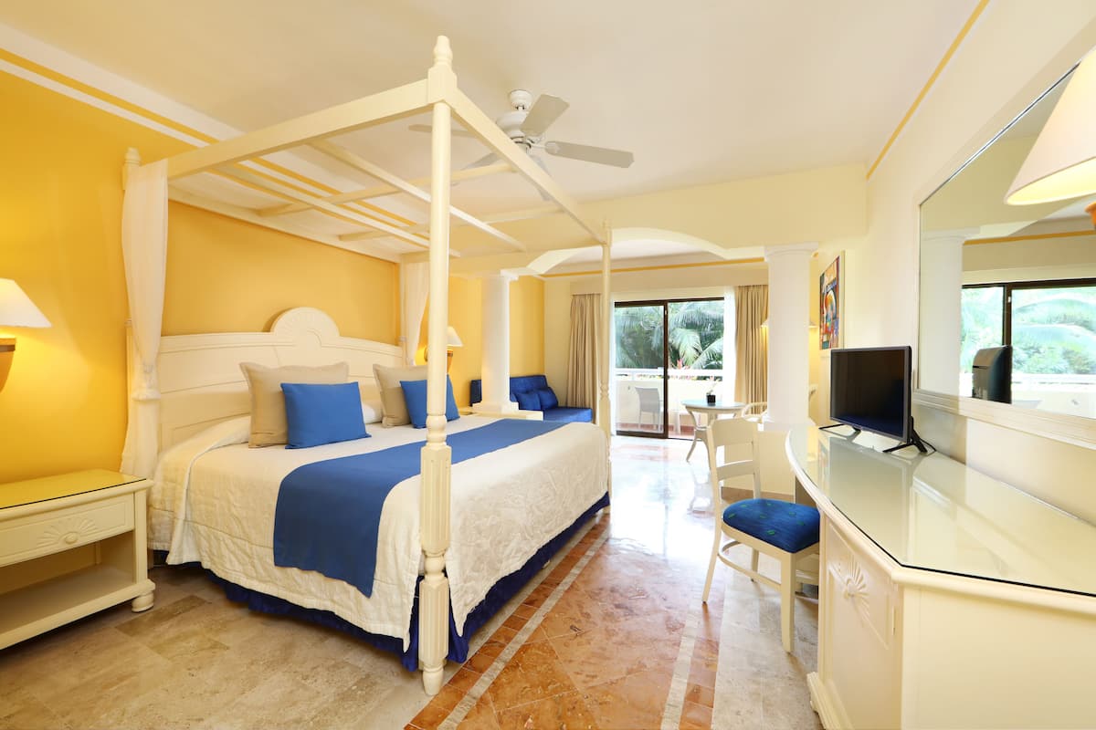 1 bedroom, in-room safe, individually furnished, desk