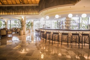 8 bars/lounges, 3 poolside bars, 2 beach bars, swim-up bar