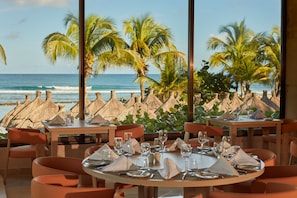 7 restaurants, breakfast, lunch, dinner served; international cuisine