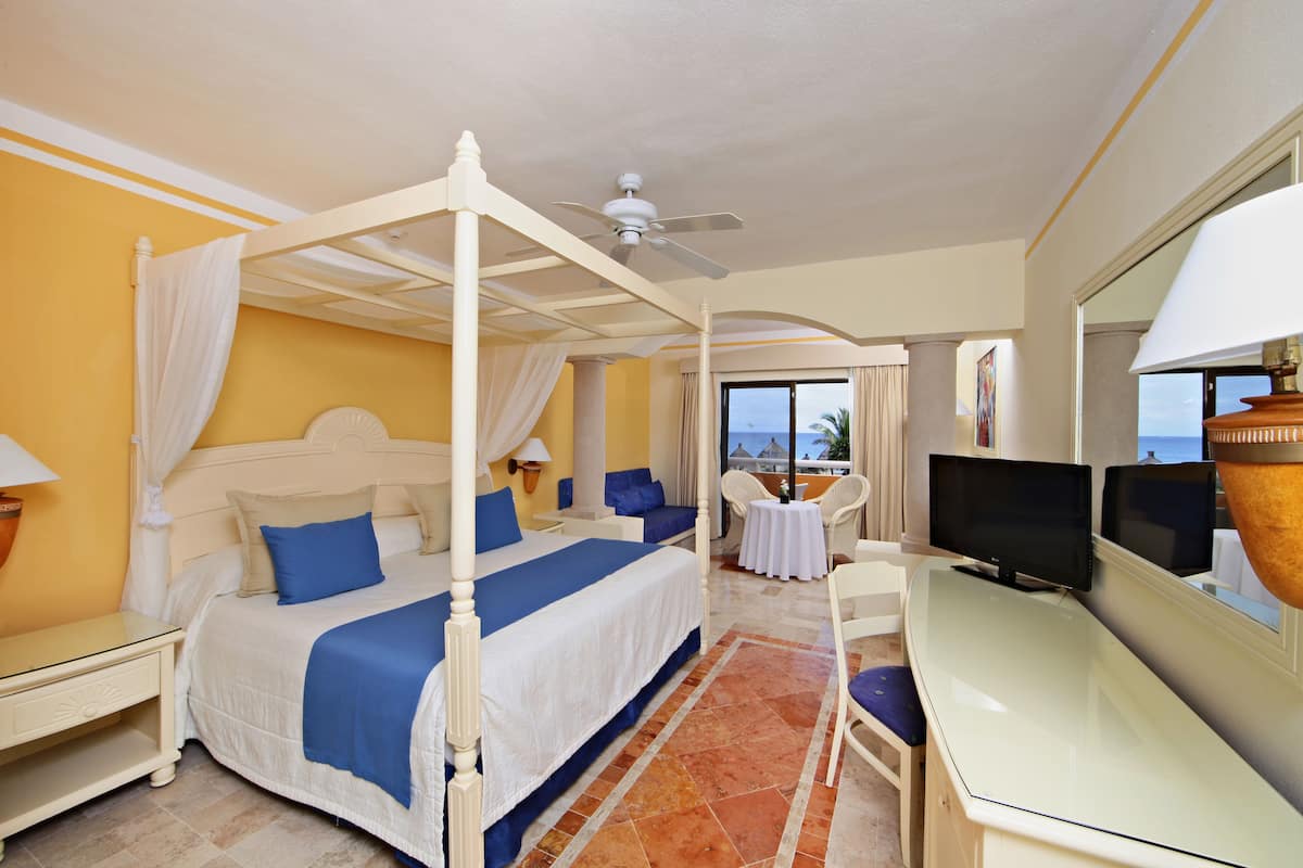 1 bedroom, in-room safe, individually furnished, desk