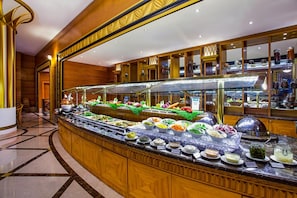 3 restaurants, breakfast, lunch, dinner served; Italian cuisine