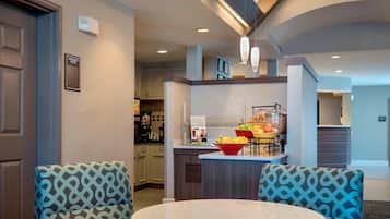 Bao gồm bữa sáng buffet hàng ngày