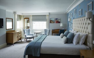 高级双人房 | 办公桌、熨斗/熨衣板、免费 WiFi、床单