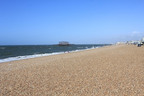 On the beach - The Old Ship Hotel (Brighton)